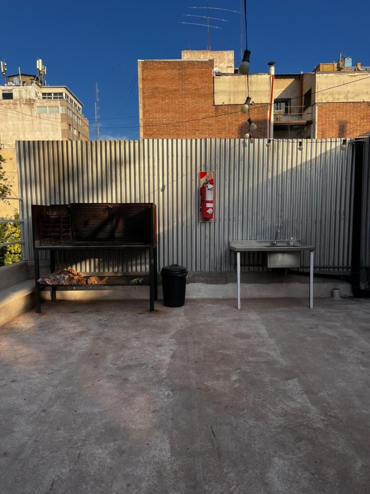 Sin Fin Hostel Mendoza Luaran gambar